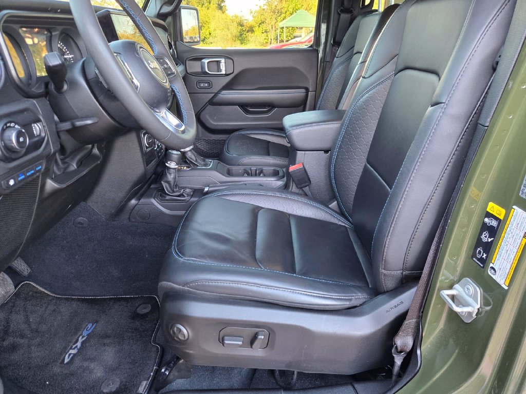 Used 2024 Jeep Wrangler High Altitude AWD/4WD image 30