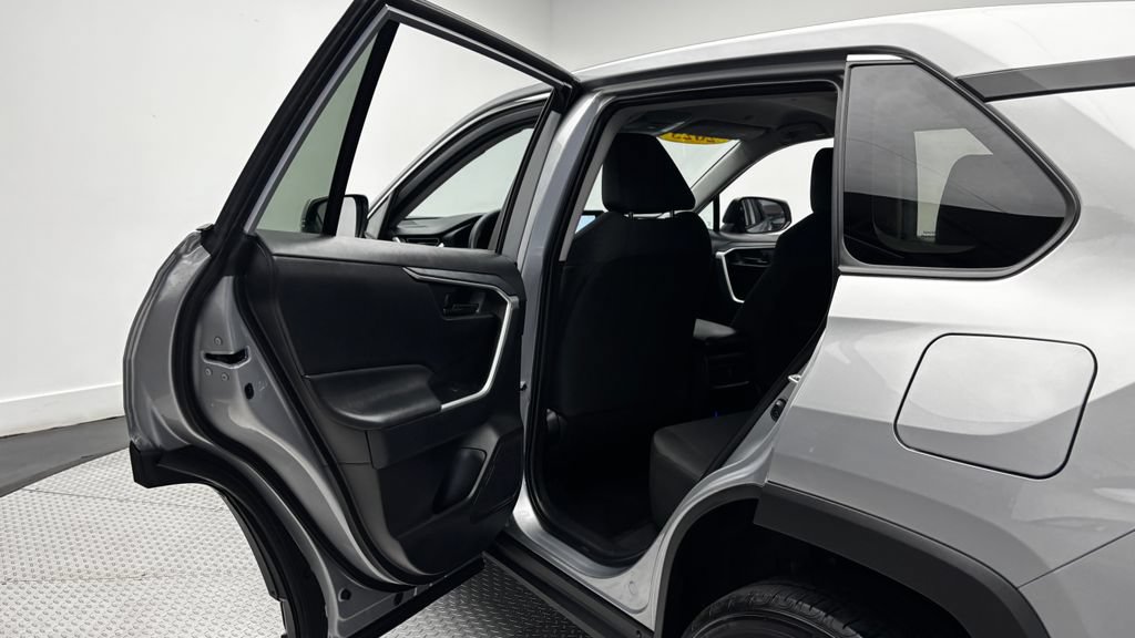 Used 2025 Toyota RAV4 LE FWD image 31