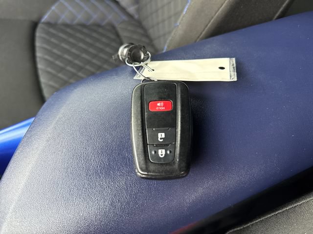 Used 2021 Toyota C-HR XLE FWD image 28