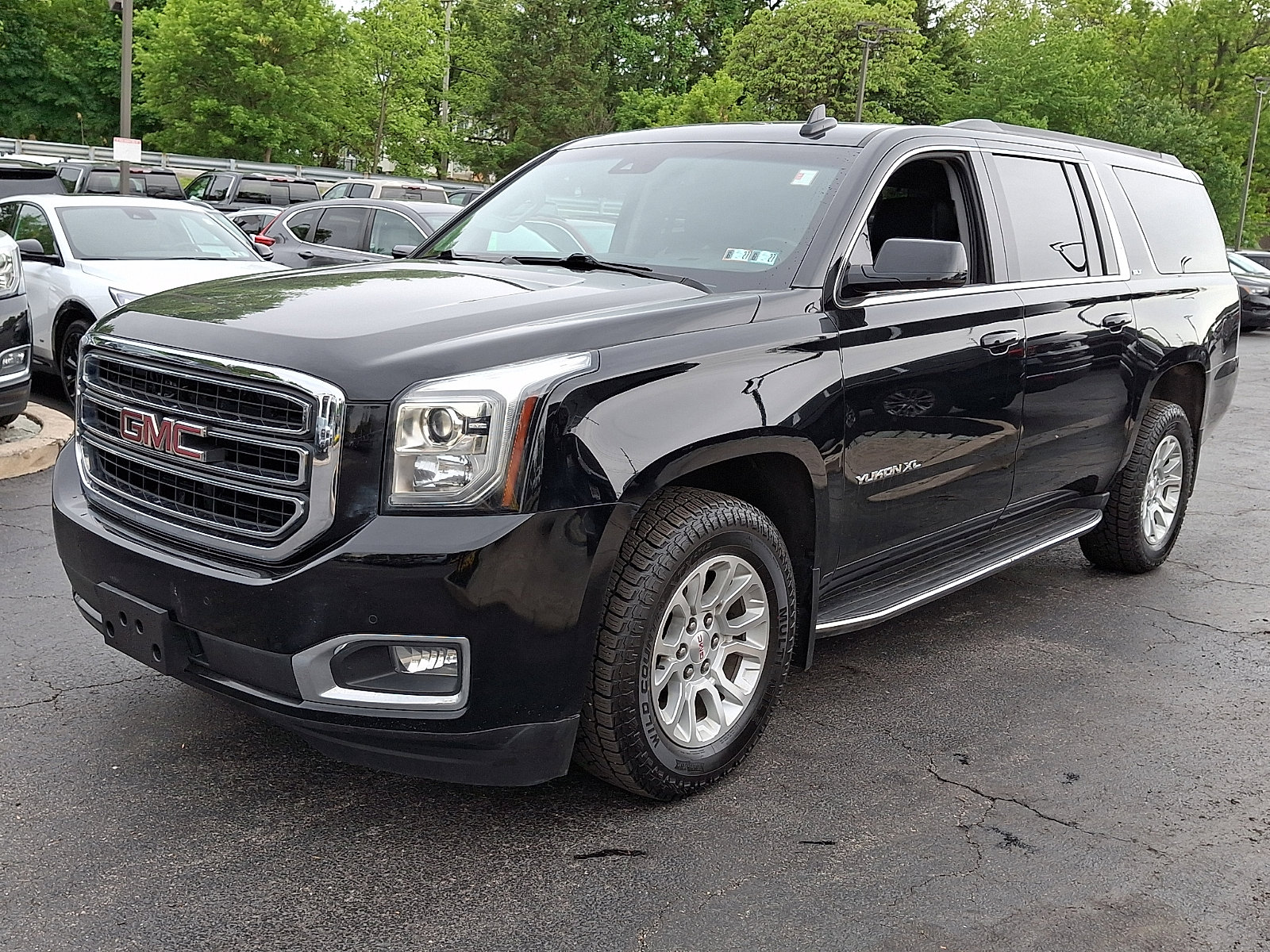 Used 2019 GMC Yukon XL SLT AWD/4WD image 3