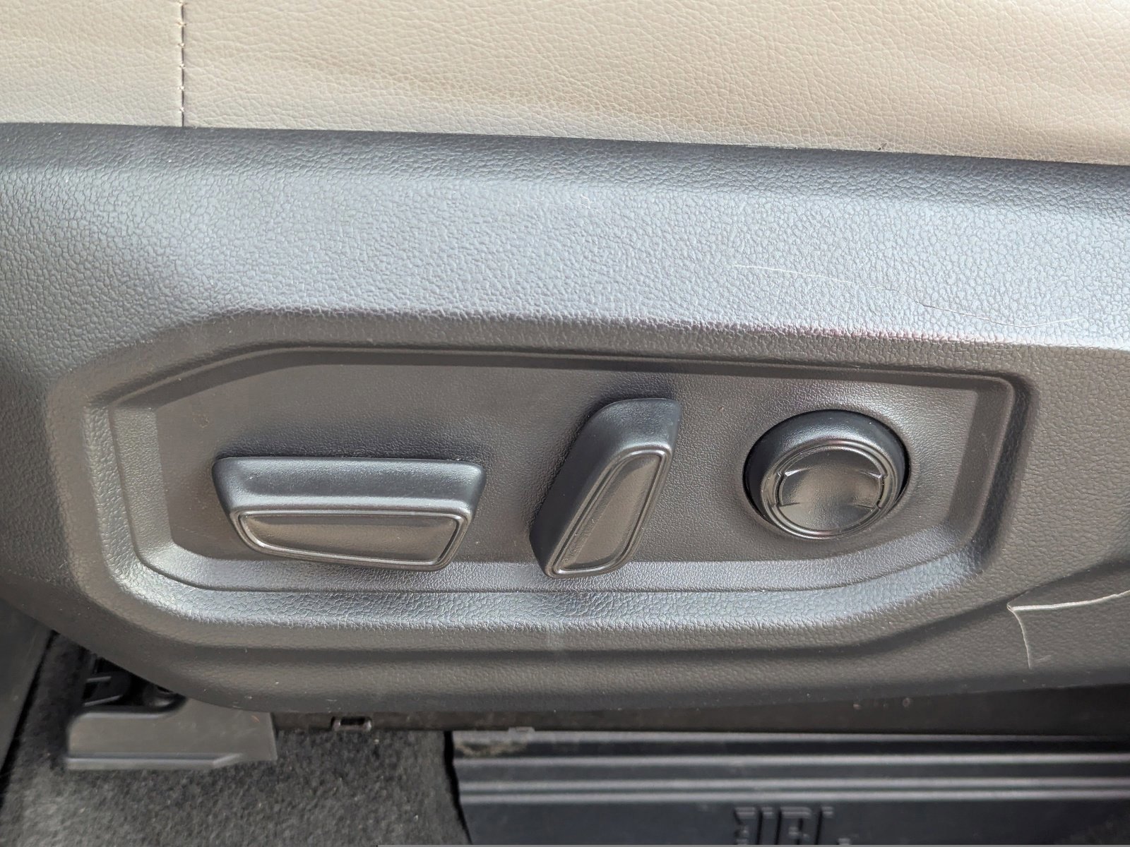 Used 2023 Toyota Tundra Limited image 24