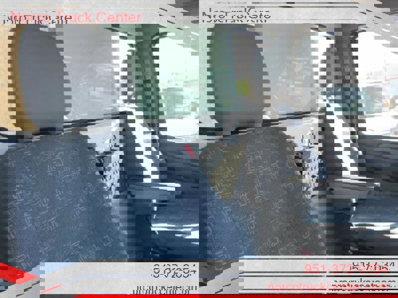 Used 2005 Dodge Sprinter 2500 image 9