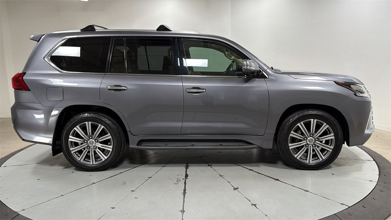 Used 2017 Lexus LX 570 4WD image 6