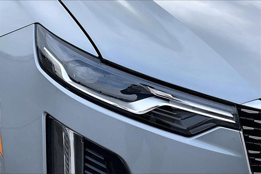 Certified 2025 Cadillac XT6 Premium Luxury image 30