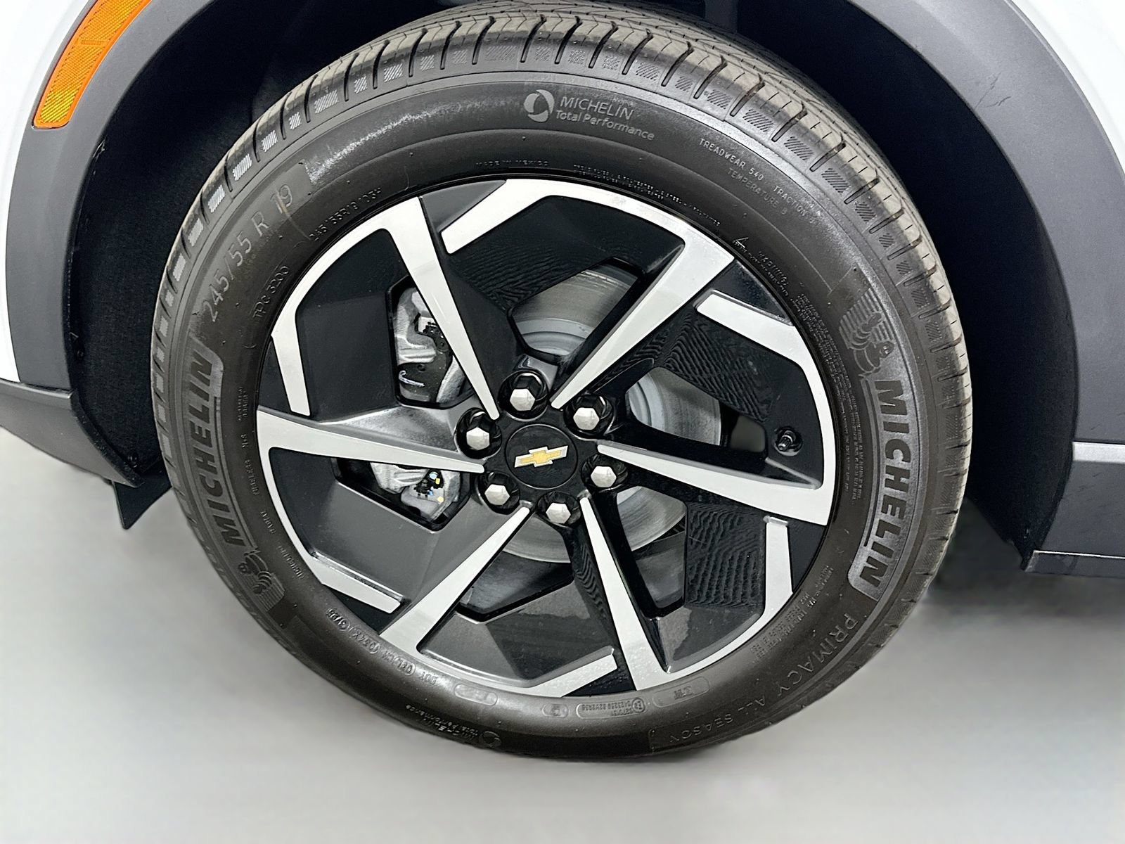New 2026 Chevrolet Equinox EV LT AWD/4WD image 32