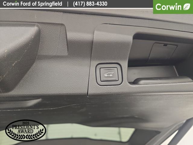 Used 2023 GMC Acadia AT4 AWD/4WD image 16