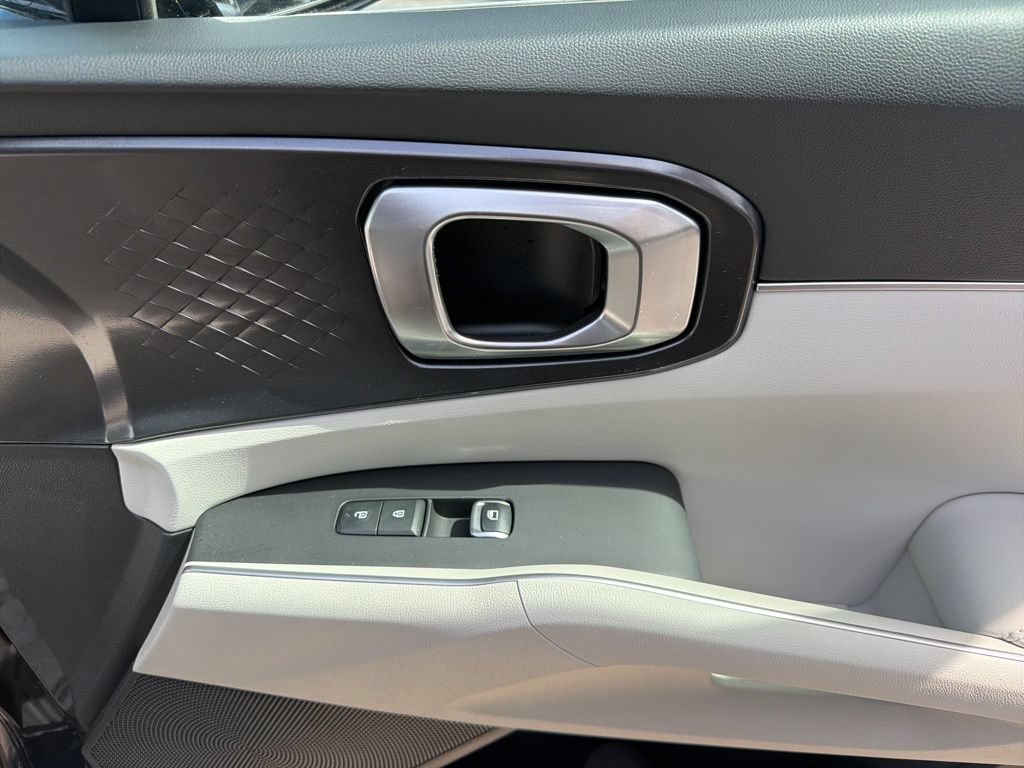 Certified 2025 Kia Sorento EX w/ Panoramic Sunroof Package FWD image 28