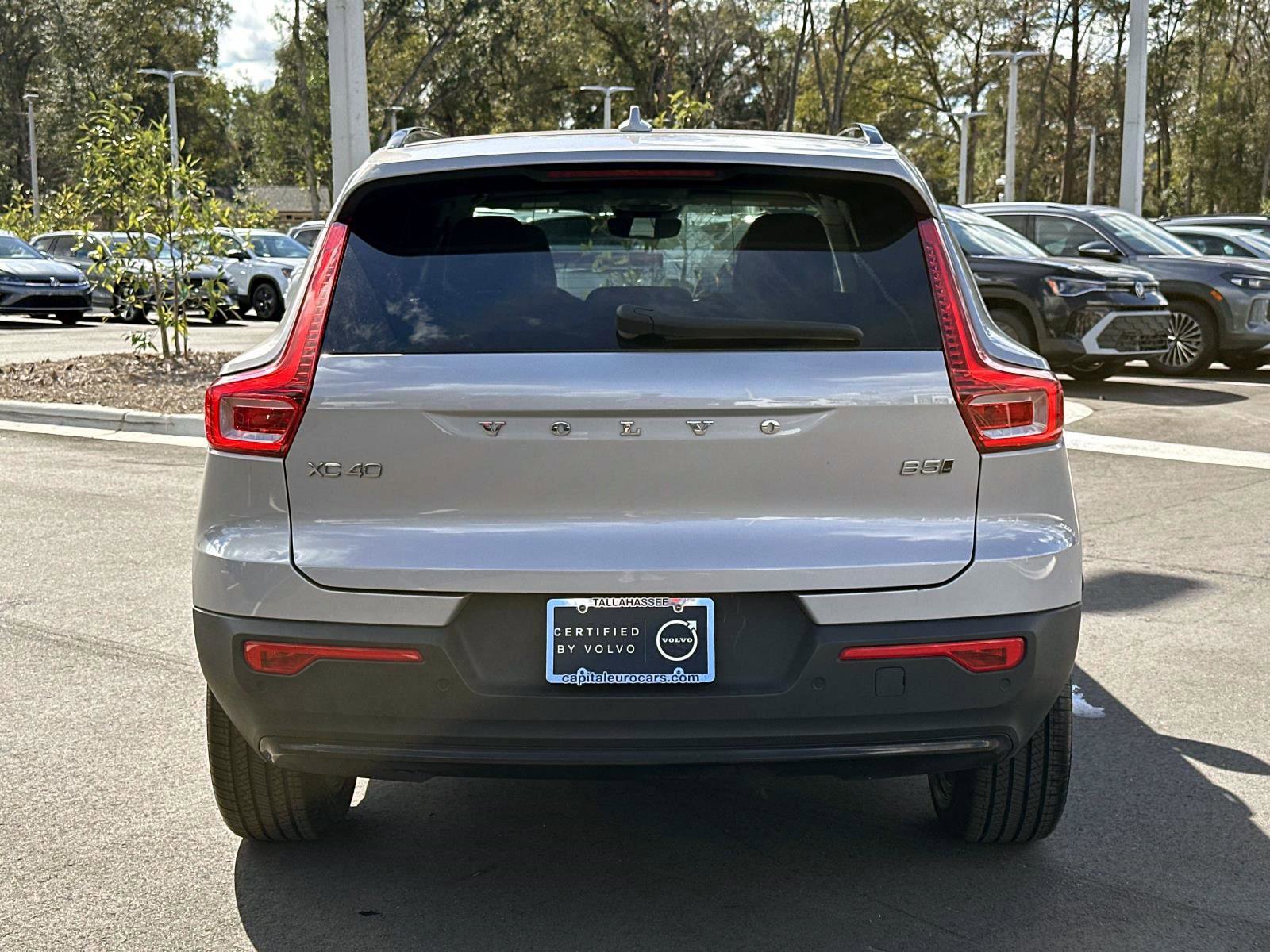 Certified 2023 Volvo XC40 B5 Plus image 4