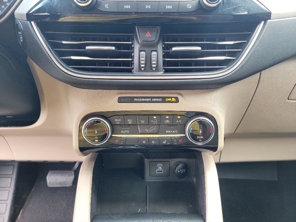 Used 2022 Ford Escape SEL FWD image 22