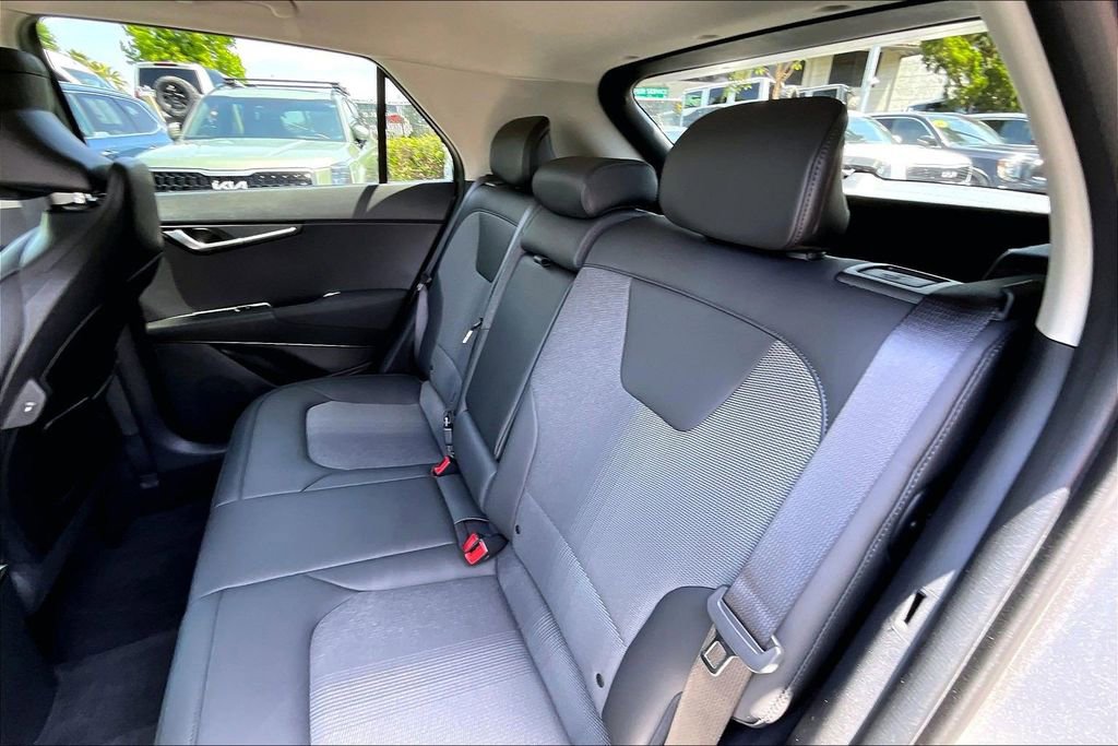 Certified 2025 Kia Niro EX Touring FWD image 15