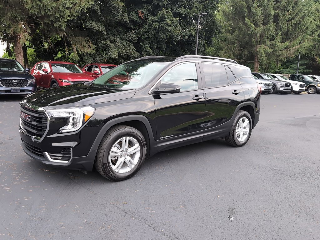 Used 2024 GMC Terrain SLE w/ Driver Convenience Package AWD/4WD image 23