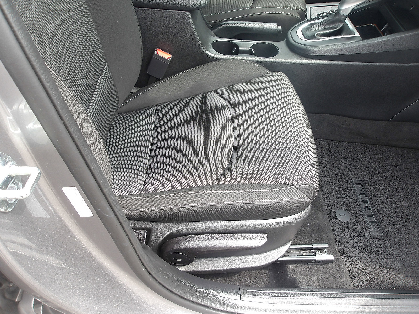 Used 2023 Kia Forte LXS FWD image 9