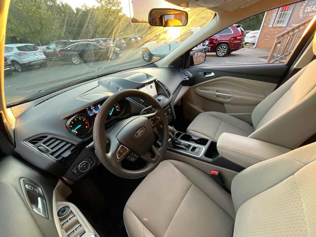 Used 2019 Ford Escape SE image 15