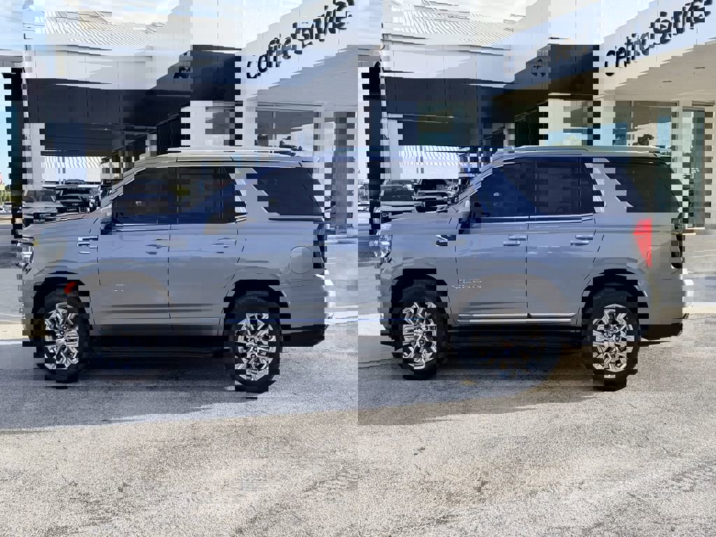 Used 2023 GMC Yukon SLT w/ SLT Luxury Package image 8