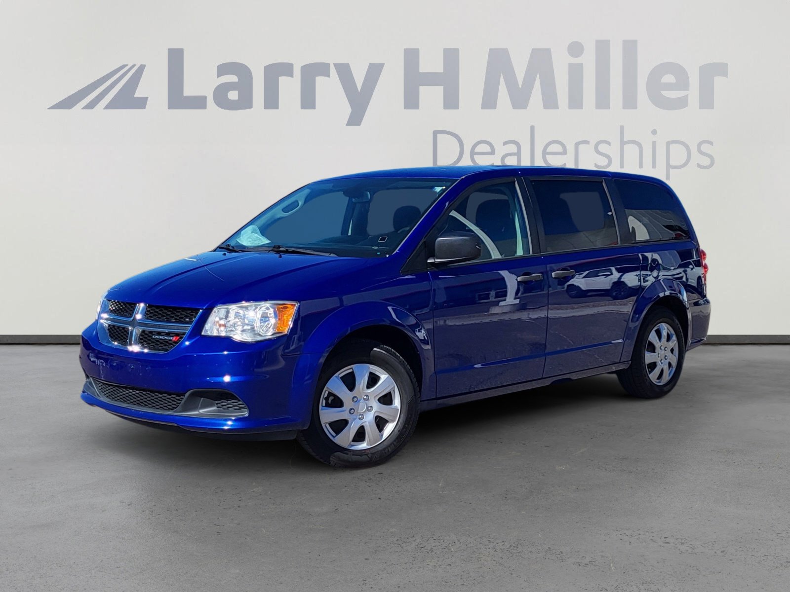 Used 2019 Dodge Grand Caravan SE w/ UConnect Hands-Free Group image 1