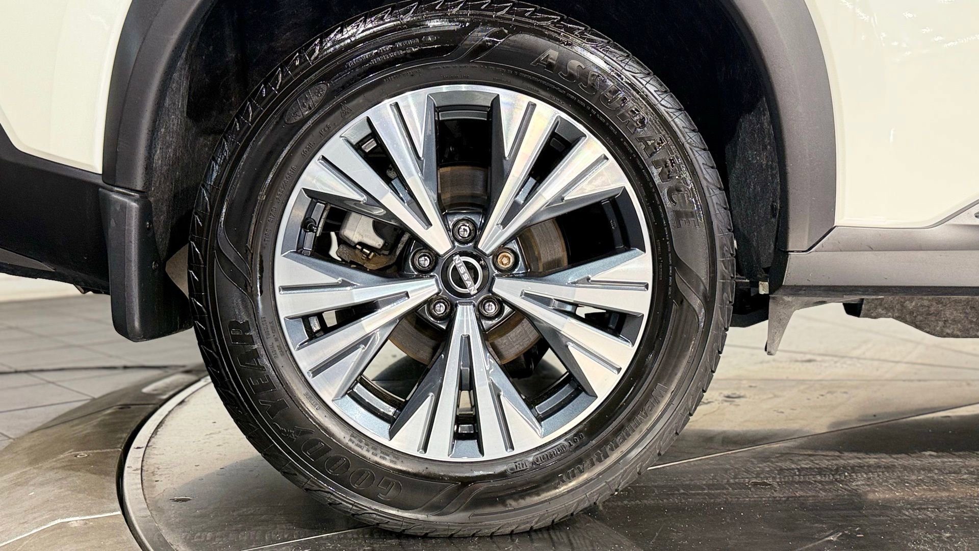 Used 2023 Nissan Rogue SV w/ SV Premium B Package image 20