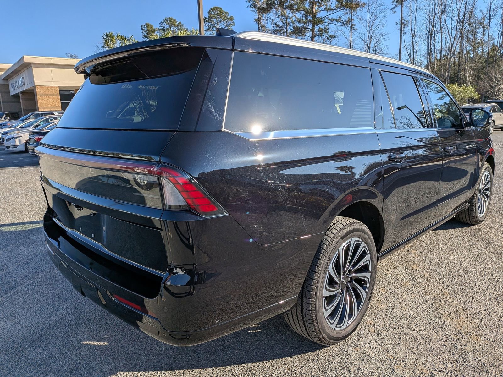 Used 2025 Lincoln Navigator L Black Label image 5