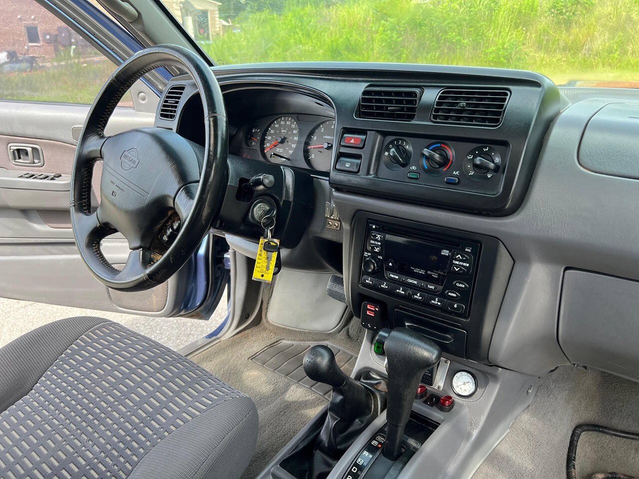 Used 2000 Nissan Xterra SE AWD/4WD image 14
