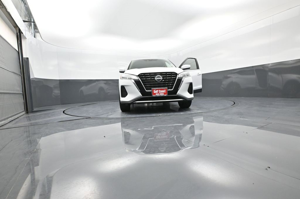 Used 2022 Nissan Kicks SV image 30