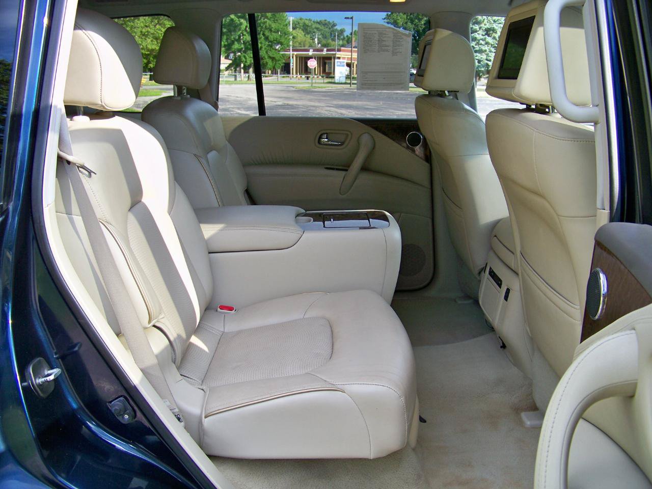 Used 2015 INFINITI QX80 4WD w/ 22" Wheel Package image 17