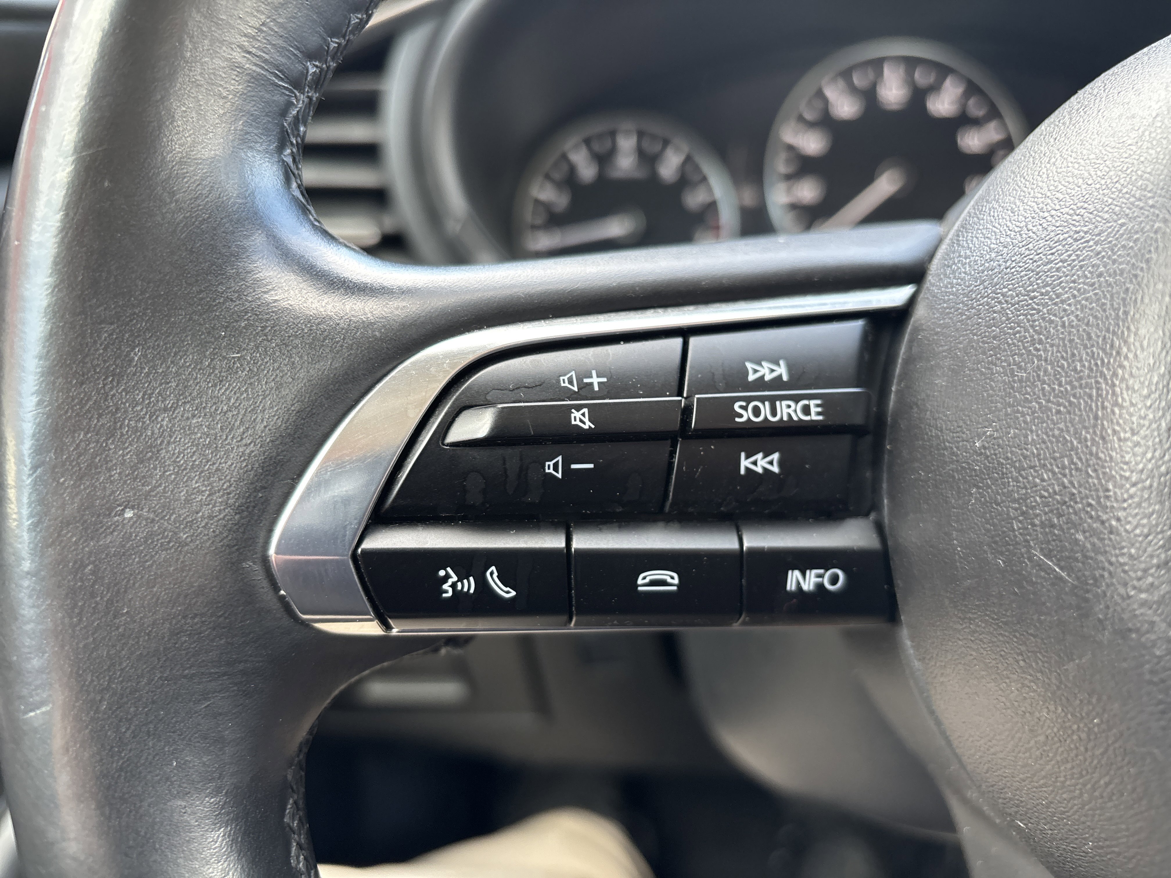 Used 2024 MAZDA MAZDA3 s image 19