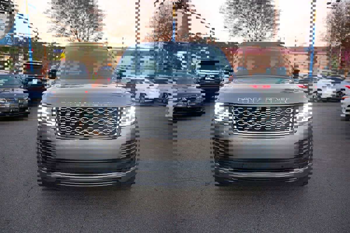 Used 2020 Land Rover Range Rover HSE image 2