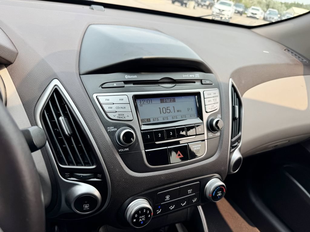 Used 2011 Hyundai Tucson GLS FWD image 19