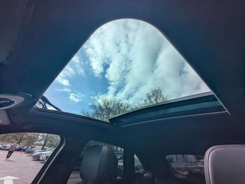 Used 2017 Porsche Macan S image 8