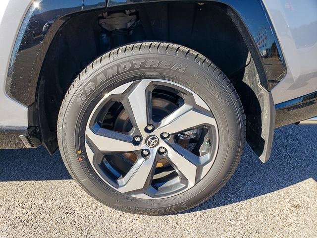 Used 2024 Toyota RAV4 SE image 26