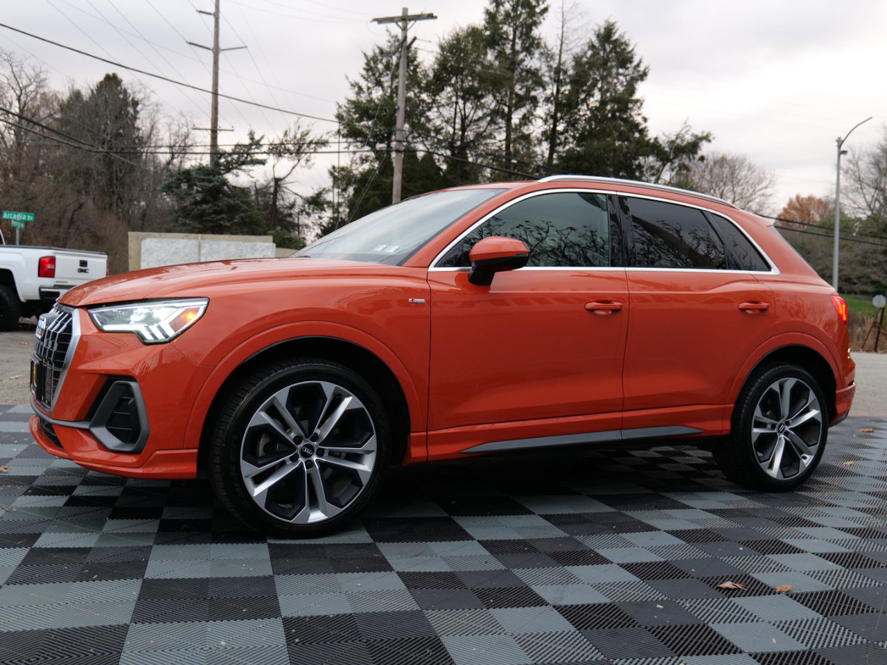Used 2019 Audi Q3 2.0T Premium Plus w/ Premium Plus Package image 75