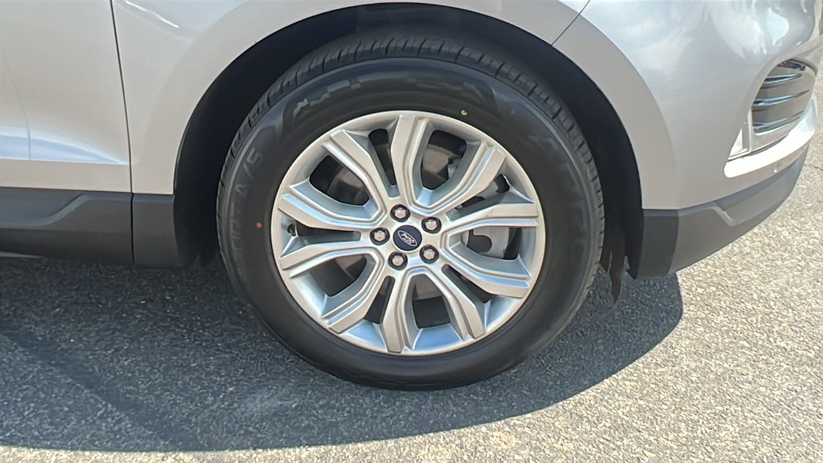 Used 2022 Ford Edge Titanium image 9