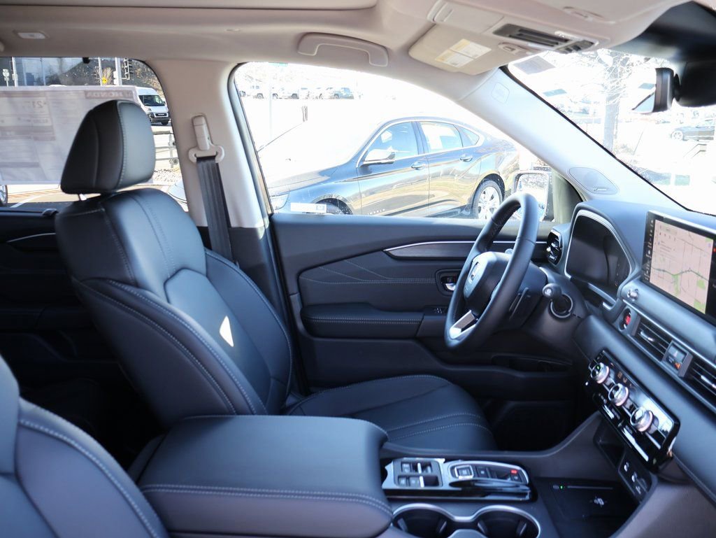 New 2026 Honda Pilot Touring image 8