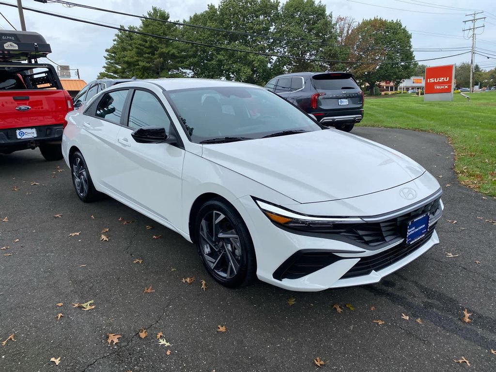 Certified 2025 Hyundai Elantra Sport image 1