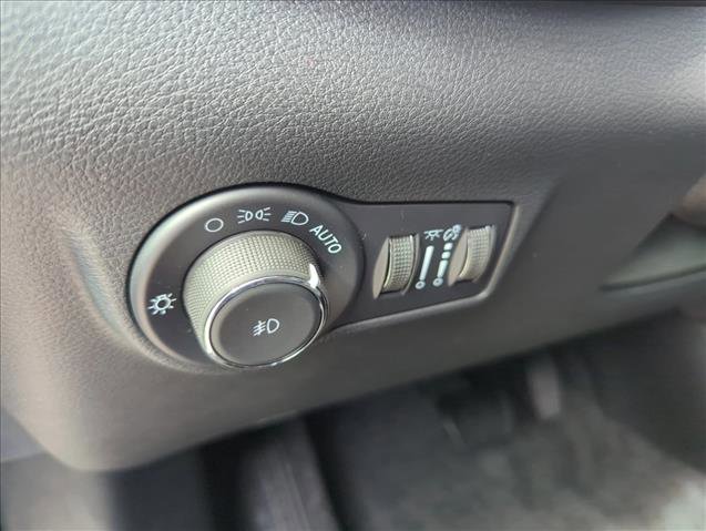 New 2026 Jeep Compass Limited image 18