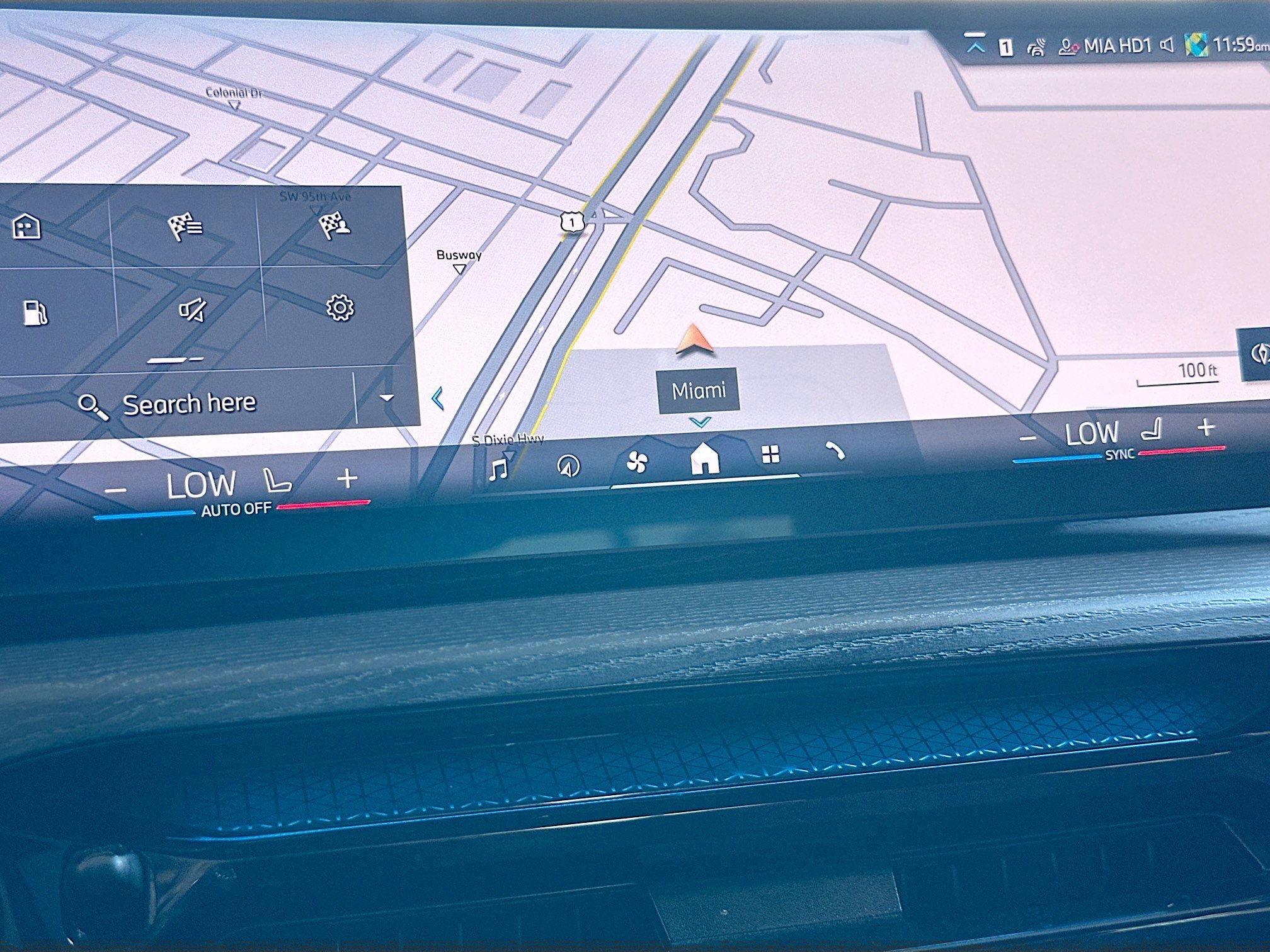 Used 2025 BMW 330i Sedan w/ M Sport Package image 13