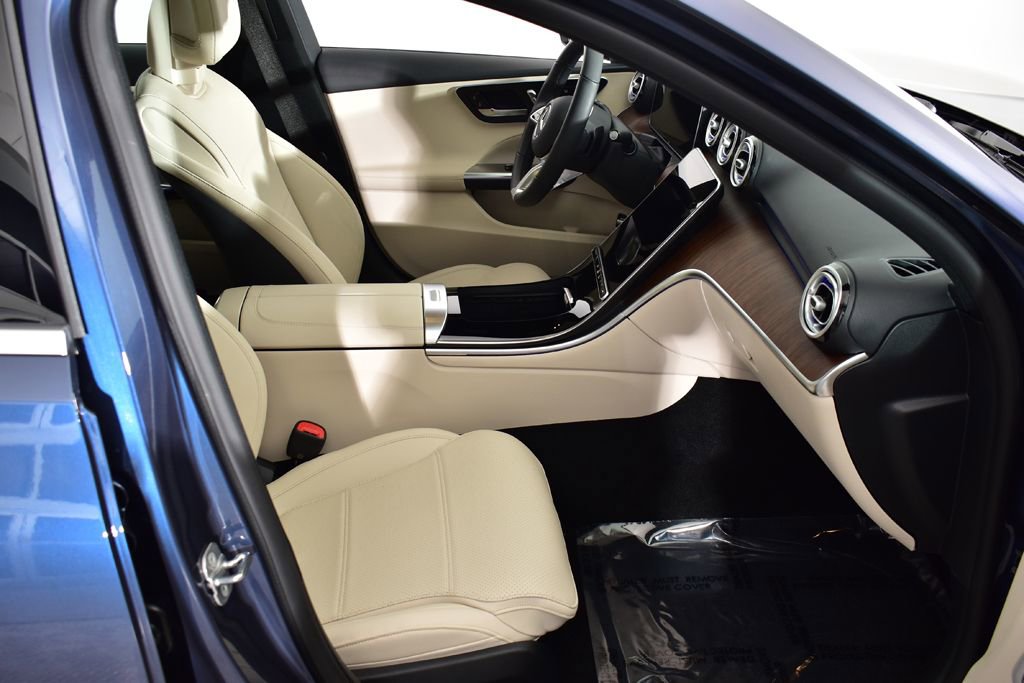 Used 2025 Mercedes-Benz C 300 4MATIC Sedan image 30