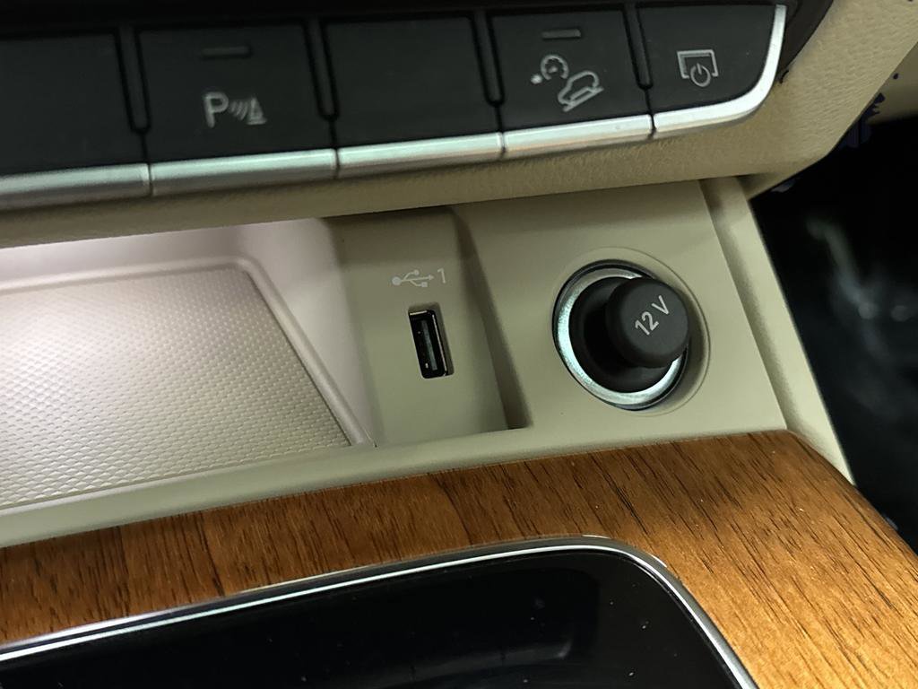 Used 2023 Audi Q5 e Premium Plus w/ Premium Plus Package image 24