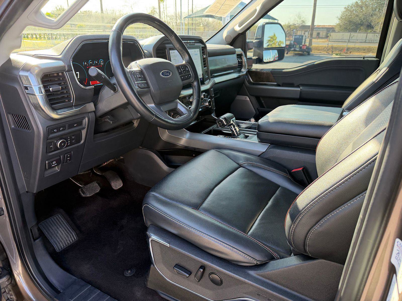 Used 2022 Ford F150 Lariat w/ Max Trailer Tow Package image 3