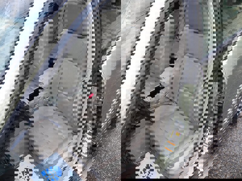 Used 2006 Subaru Outback 2.5i Limited image 8