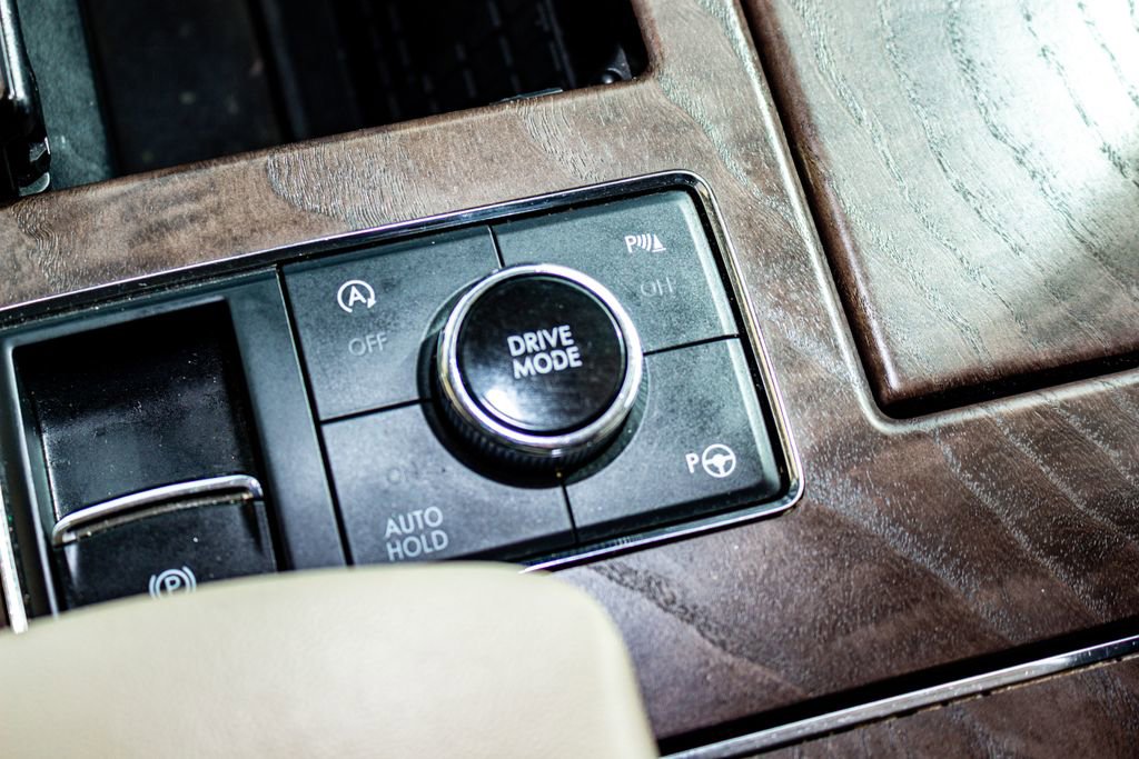 Used 2020 Lincoln Navigator Reserve image 16