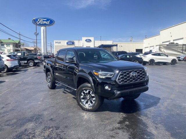 Used 2023 Toyota Tacoma TRD Off-Road image 1