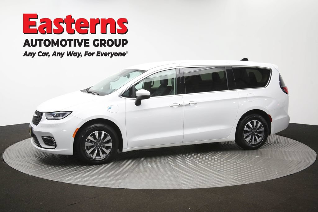 Used 2023 Chrysler Pacifica Touring-L FWD image 61