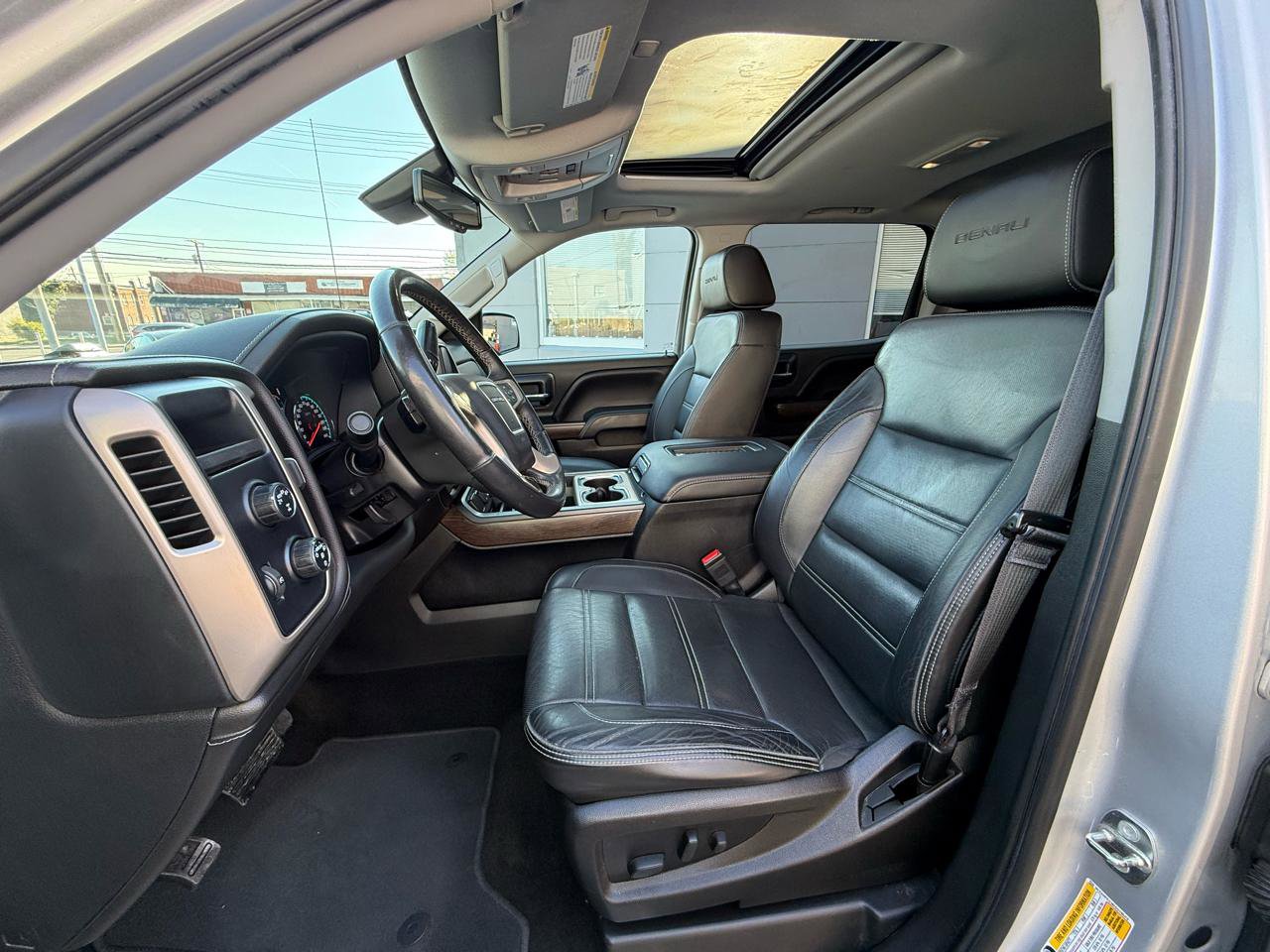 Used 2017 GMC Sierra 1500 Denali image 3