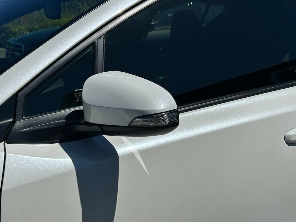 Used 2019 Toyota C-HR LE FWD image 10