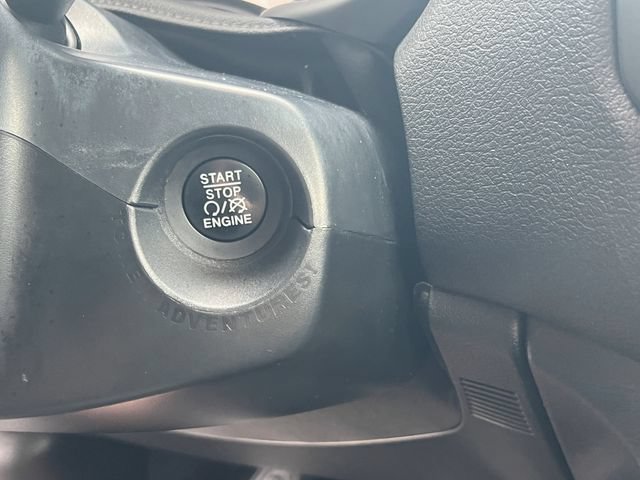 Used 2016 Jeep Renegade 75th Anniversary AWD/4WD image 19