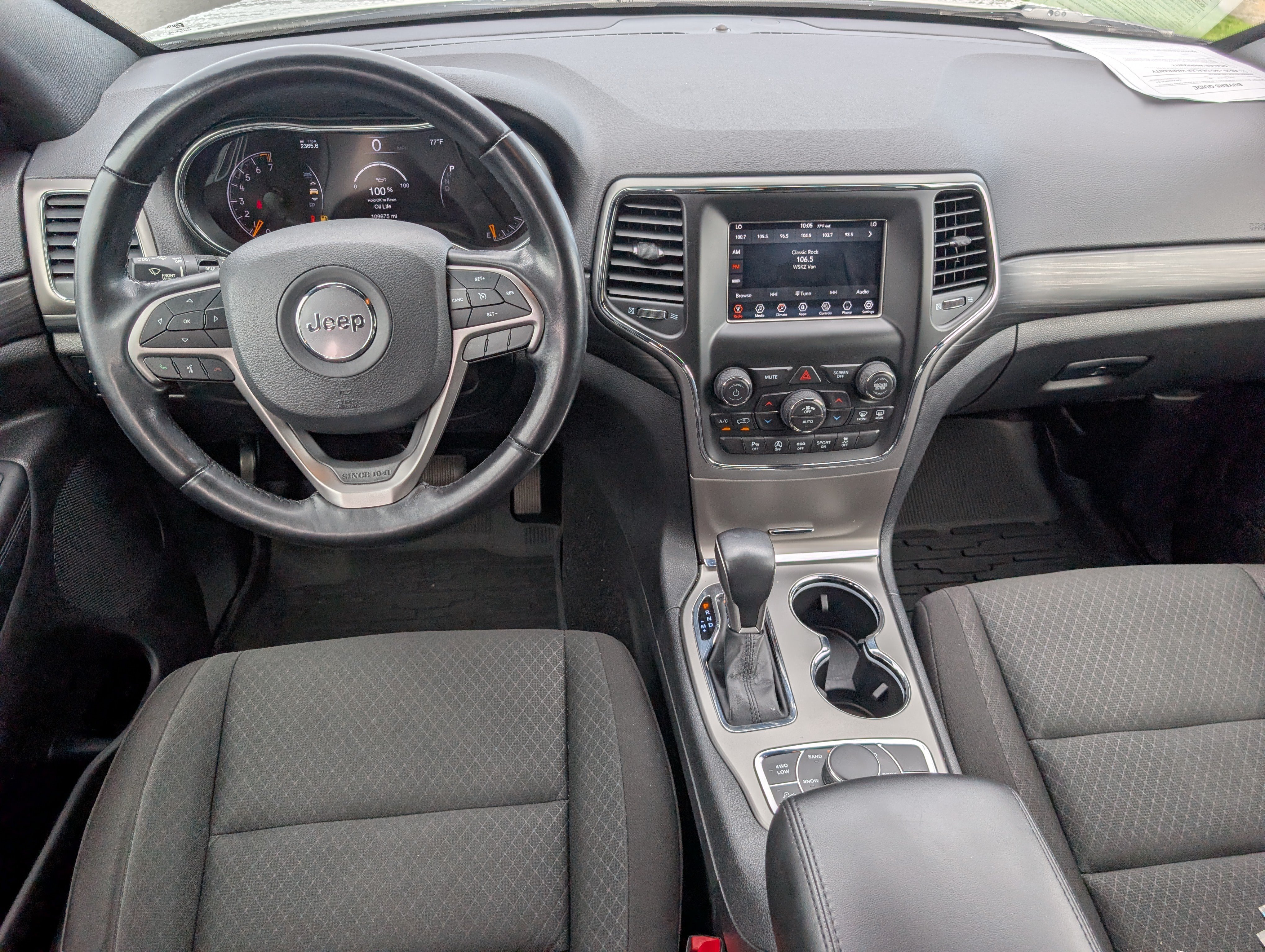 Used 2021 Jeep Grand Cherokee Laredo AWD/4WD image 12