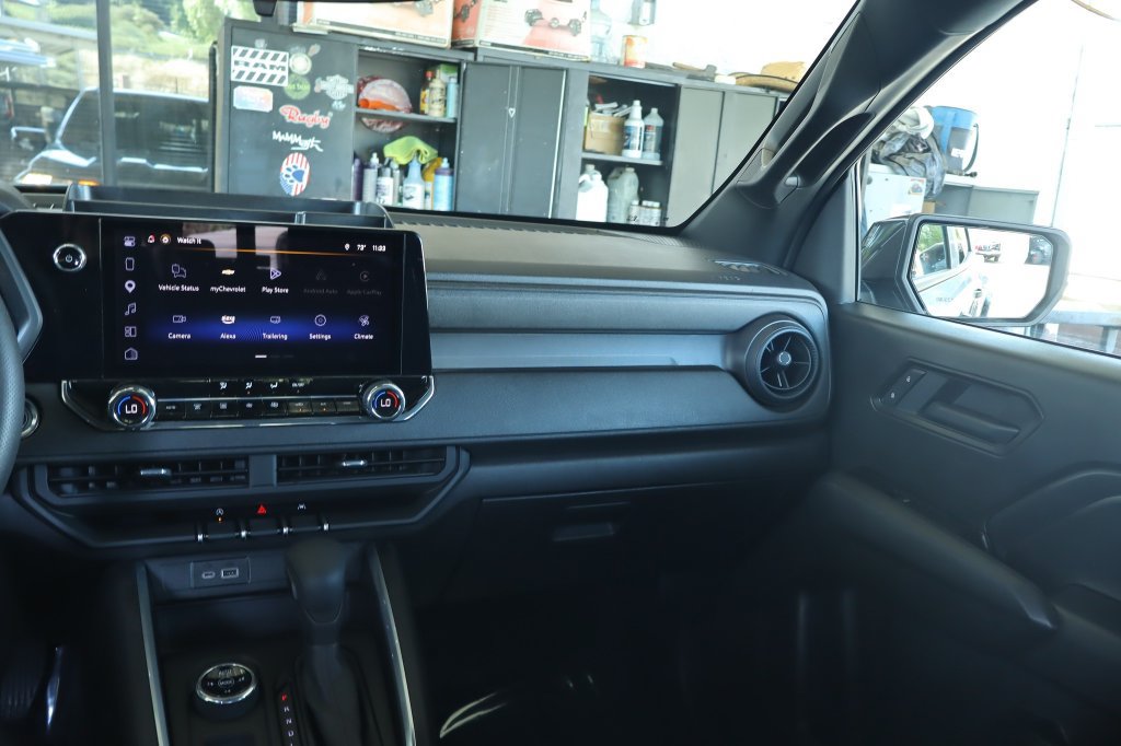 Used 2025 Chevrolet Colorado Trail Boss AWD/4WD image 31