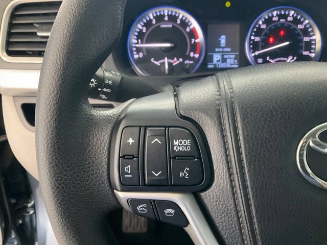 Used 2014 Toyota Highlander LE FWD image 9