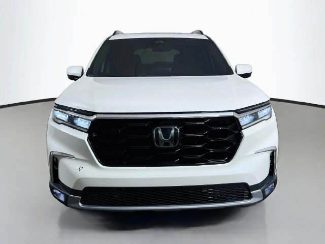 Certified 2024 Honda Pilot Touring image 2