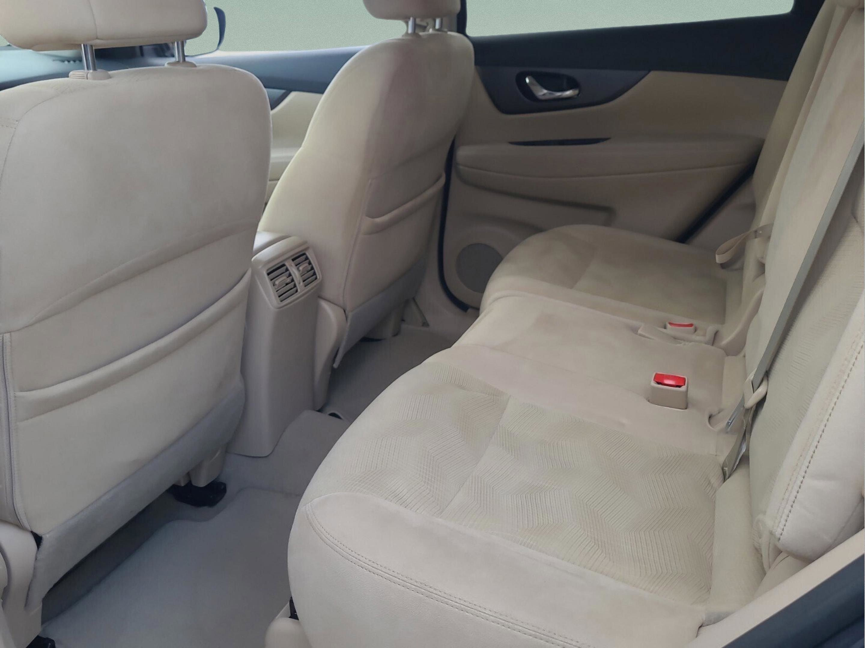 Used 2014 Nissan Rogue S image 9